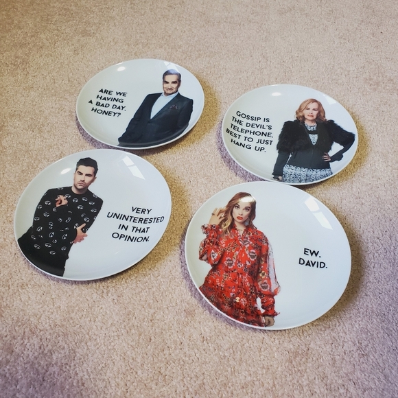 NWOT Schitts Creek Plate Set - Picture 2 of 5